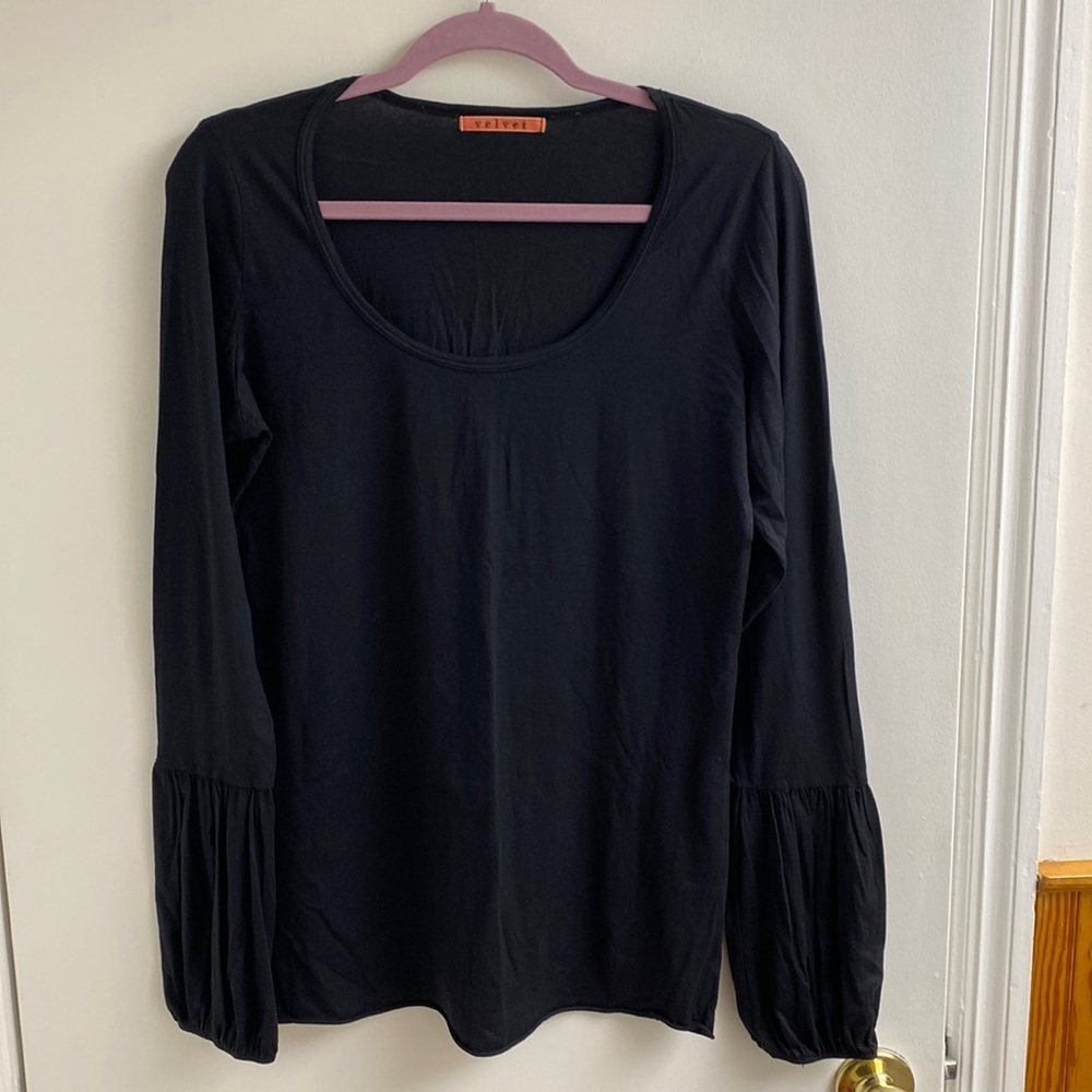 Velvet made in USA brand long sleeve black T sz XL scoop neck puff bell sleeve